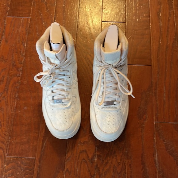 Air Force 1 Women's High Top - Picture 5 of 6